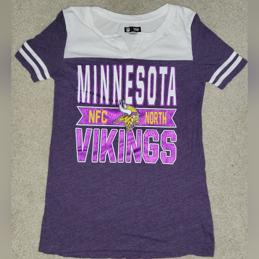 Women's Minnesota Vikings Small Tshirt